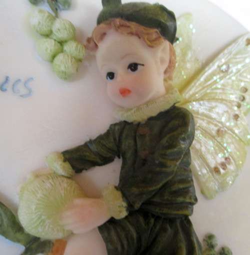 Fairy Porcelain/Resin Wall Plaque Round Decor. 3D with exceptional Detail. Aquarius. 130mm. Crown.