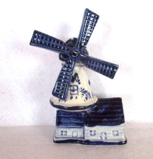 Vintage Blue and White Porcelain Moving Windmill Ornament. 140mmx100mm.
