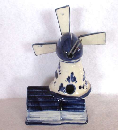 Vintage Blue and White Porcelain Moving Windmill Ornament. 140mmx100mm.