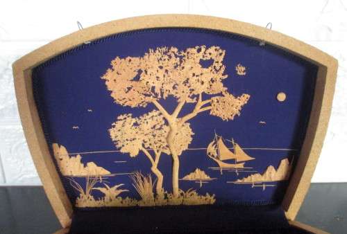 Vntge Chinese/Japanese Cork 3D Jewelry Box Blue Silk Lined. Top disply and latshes gone. 21x6cm.