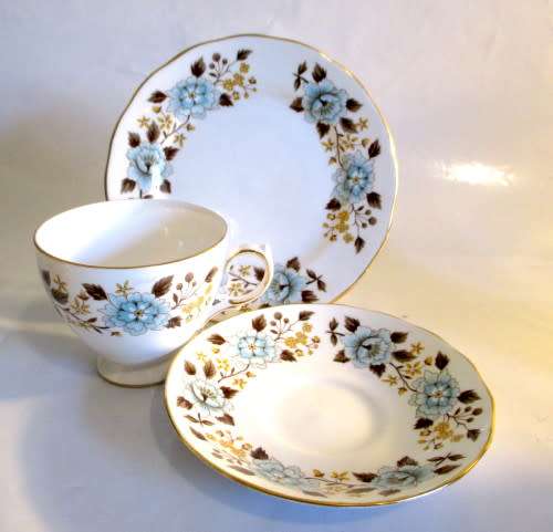 Queen Anne Vintage Bone China Trio with Auturm Leaves. Spotless