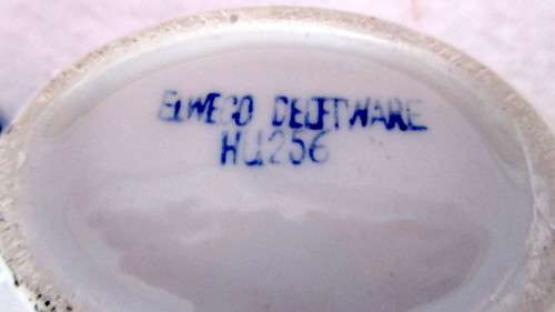 Small Oval Delft Blue and White Trinket Box with Lid.60x40mm.
