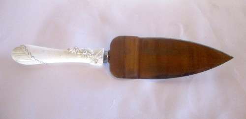 Decorated Wedding Cake Lifter.  240mm long.