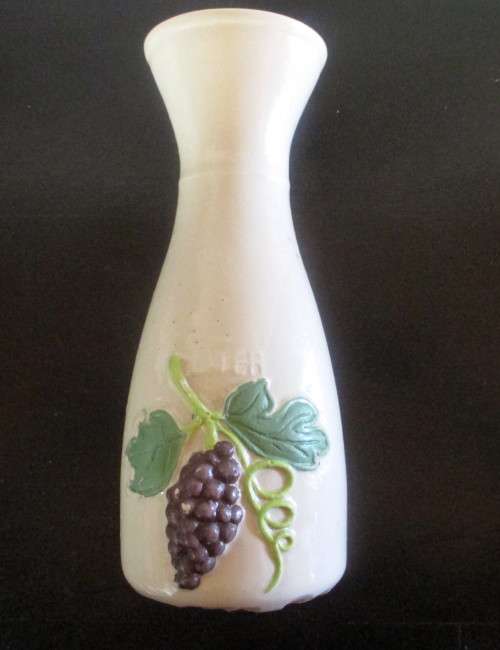 Vintage Ceramic Grape/Leaves Detail Wine Decanter Carafe. 1liter, 23 cm high.