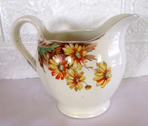 Large Vintage Creampetal Grindley England Milk Jug, No chipe or cracks. 13 cm high.
