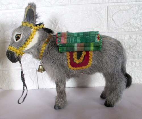 Adorable little Mexican? Donkey figurene. Real hair, carrying wood, blankets.  Very lifelike. 20cm h