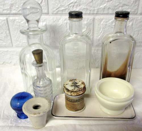 Lot of nine Vintage Glass and Porcelain Apothecary/Medical items.