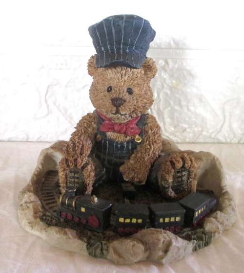 Vintage Windsor Bears Figurine Tyler Lil` Conductor 1998. No 043