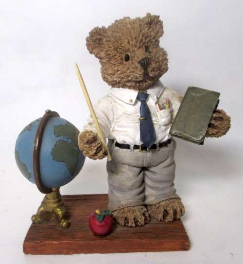 Vintage Windsor Bears Figurine World Class Teacher Mr Thomas Bear 1998. No 393/555.
