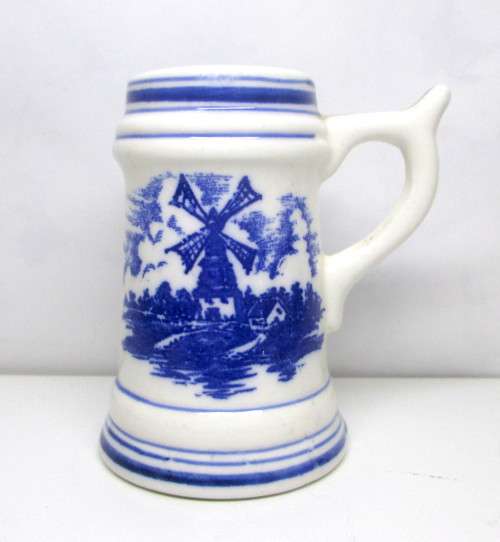 Vintage Mini Porcelain Beer Tankard with Porcelain lid, handpainted. 80mm high. No chips or Cracks.