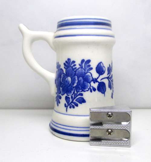Vintage Mini Porcelain Beer Tankard with Porcelain lid, handpainted. 80mm high. No chips or Cracks.