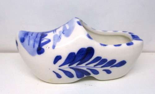 Vintage Delft Handpainted Holland Windmill Shoe Ash Tray. 110mm