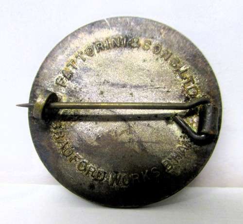 Vtg YOUNG FARMERS CLUB KENYA, Africa PINBACK - Blue Enamel - Bradford Works. RARE