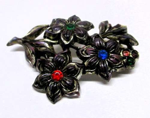 Vintage Tin like Flower Brooch with Color glas  centers. Lovelu item. 50mm.