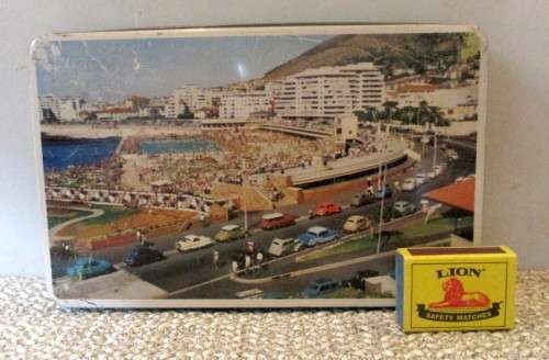 Vintage Cookie Tin depicting 1950`s Sea Point Cape Town. - 22.5cm x 14cm x 3,5cm