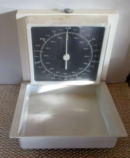 Vintage Retro Wall Mount Folding Kitchen Weigh Scale Prestige West Germany. as per photo.