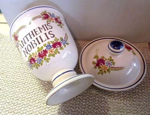 Vintage Apothecary Antemis Nobilis jar in French Provence Style. St clament PP. 260mm high.