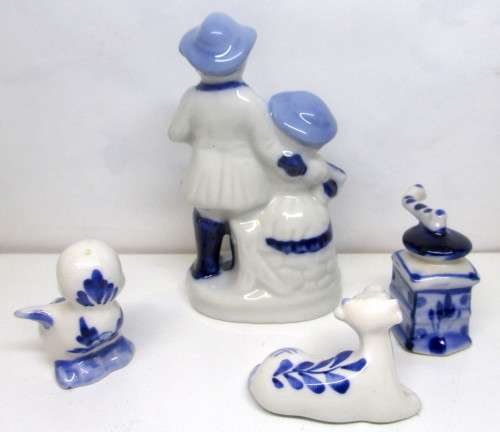 Lot of Four Miniature Ceramic Delft Style Printer`s Tray/Dollhouse figurenes. Spotless. As per photo