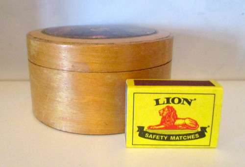 RARE Antique 19TH Mauchlin ware box with Victorian Men scene, gilt painted edge. Scotland.