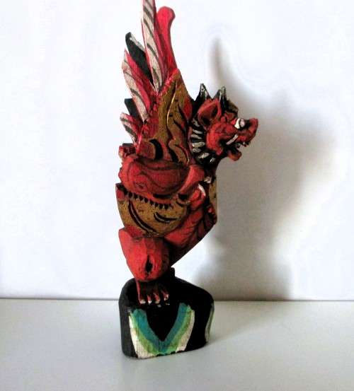 vINTAGE Hand Carved and painted Wooden Gargoyle / Griffin / Dragon. 150mm high. Tip of wing off.