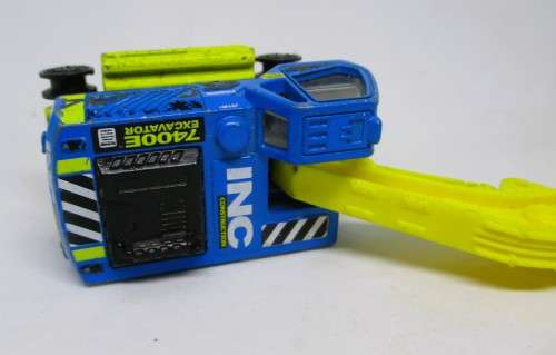 Matchbox Working Rigs Construction Excavator, Blue/Yellow. No Bucket. 1:64
