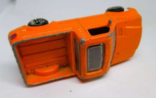Motor Max 6073 Truck A Orange Pickup Truck With Sunroof. 1:64.