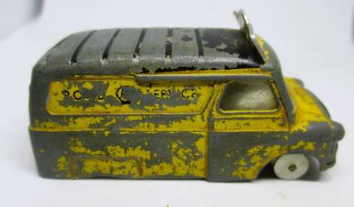 1963 CORGI Great Britain `AA` ROAD SERVICE VAN BEDFORD, ridged black roof. Please refer to photos.