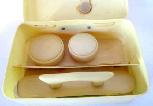 VINTAGE 1930`s Art Deco Bakelite Lady`s Manicure Set. Refer to photos for condition. 110 x75x35mm