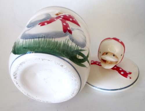 Cute Vintage Porcelain Duck Cookie Jar. 160mm x 110mm. Spotless. No Markings.
