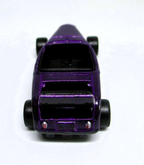 Bburago Ford Roadster 1932 1:64 violet metallic. No Front Window.