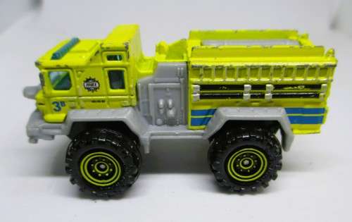 Matchbox MBX Yellow Blaze Blaster Firengine.
