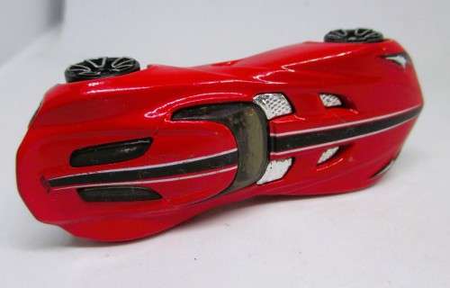 2014 Hot Wheels Red Futuristic Race Car Diecast Metal BDD03