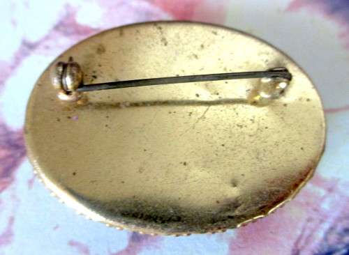 Large Vintage elegant Tiger Eye Brooch. Set in a delicate gold color frame. 44 x33mm.