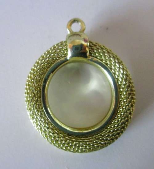 Vintage Round Pendant. Gold Tone Mesh with clear stones on clip. Costume Jewelry. 35mm
