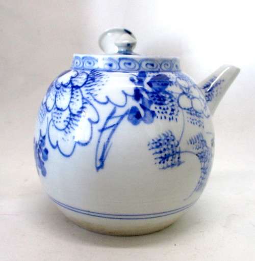 Vintage 1920`sChinese Fine Porcelain Teapot, hand crafted painted, beautiful floral design, 12 high.