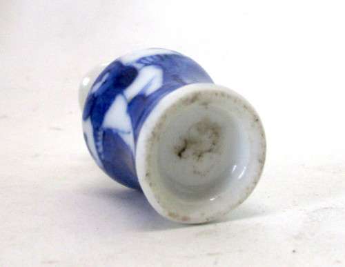 Antique Mini Chinese porcelain - Vase - Guangxy dynastie - Qing - 19th century. See discription
