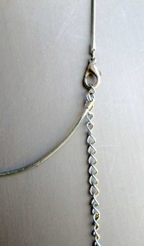 Costume Jewelry. Rose Pink color ombre glass stones set in a delicate silver color chain. 65 cm