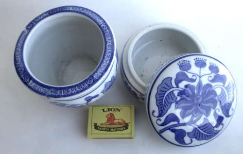 Vintage Geniune Ming Blue Porcelain Trinket holder and Flower vase. See Photo for scale.