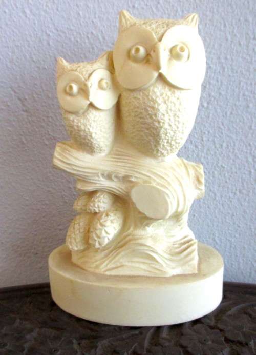 Resin Owl Mommy Baby Figurine/ Paper Weight Decor Beige Marked A.G. Diogenes, 130x85mm