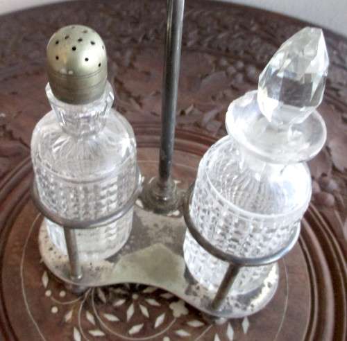Vintage Silver Plate Elkington Two piece Cut Glass Cruet Set. Plate warn as per photo.