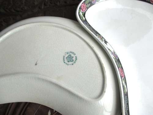 Vintage Alfred Meakin England  Crescent Side Salad Dishes. One with Chip. Cart filler
