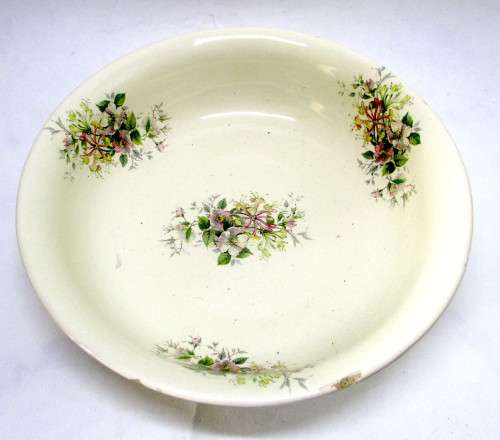 Vintage Gream Bell Ware Bowl. A G Gillers Meyerton SouthAfrica. 185mm dia. NoteChip as per photo.