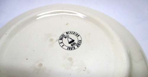 Vintage Gream Bell Ware Bowl. A G Gillers Meyerton SouthAfrica. 185mm dia. NoteChip as per photo.