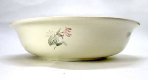 Vintage Gream Bell Ware Bowl. A G Gillers Meyerton SouthAfrica. 185mm dia. NoteChip as per photo.