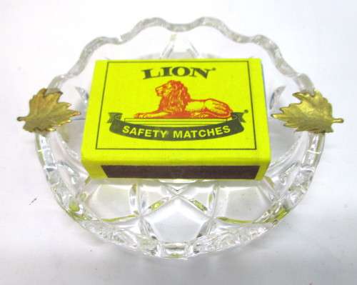 Achor Hocking Crystal Clear Glass Ashtray Gold Leaves Hollywood Regency. 80mm dia.