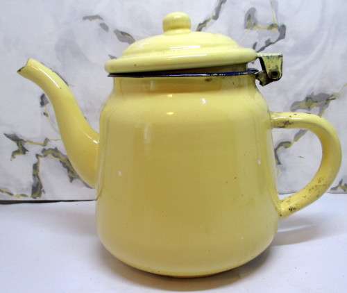 Vintage Enamel Coffee Pot 1.5lt. Used.