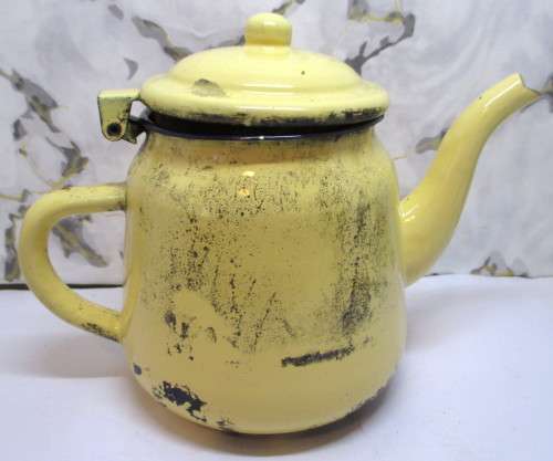 Vintage Enamel Coffee Pot 1.5lt. Used.