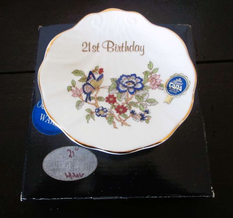 Vintage Shell Shape, Royal Tara, Ireland, Fine Porcelain, Galway,  21st birthday Gift. 120mm dia.