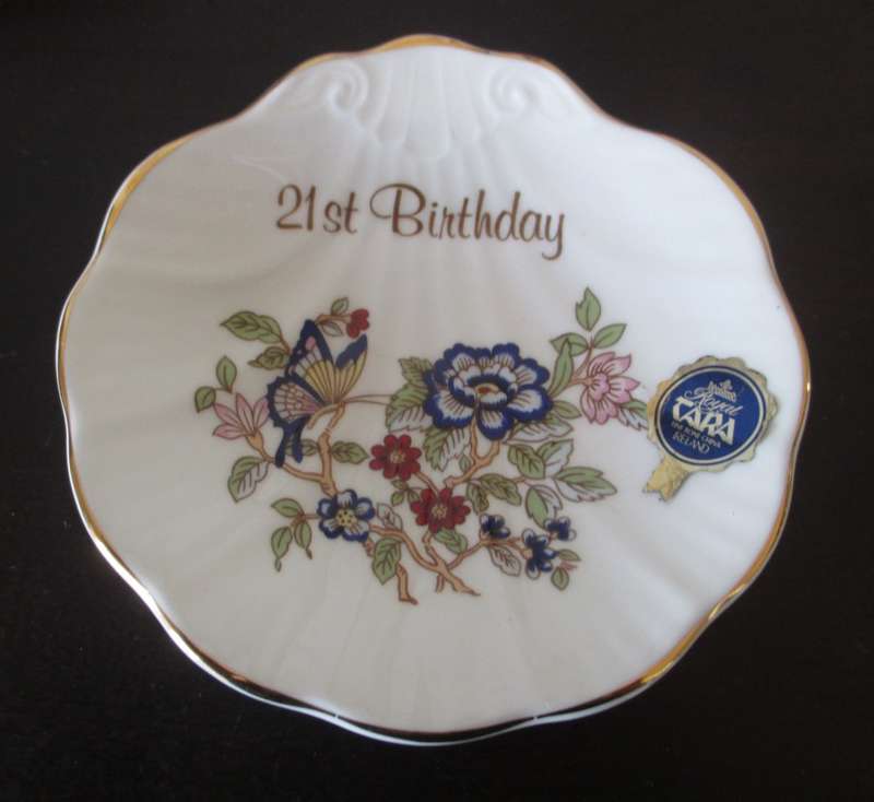 Vintage Shell Shape, Royal Tara, Ireland, Fine Porcelain, Galway,  21st birthday Gift. 120mm dia.