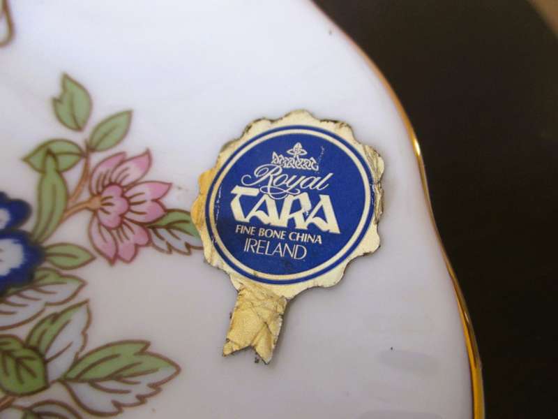 Vintage Shell Shape, Royal Tara, Ireland, Fine Porcelain, Galway,  21st birthday Gift. 120mm dia.